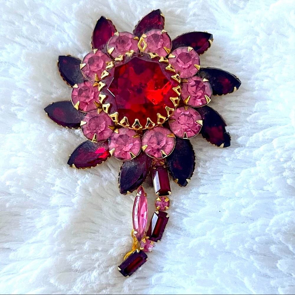 Vintage Pink/Red Flower Brooch/ Pin - Excellent Condition